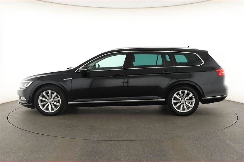 Volkswagen Passat (2018) 2.0 TDI, 4X4, Automat, Kůže - fotka 3 z 18