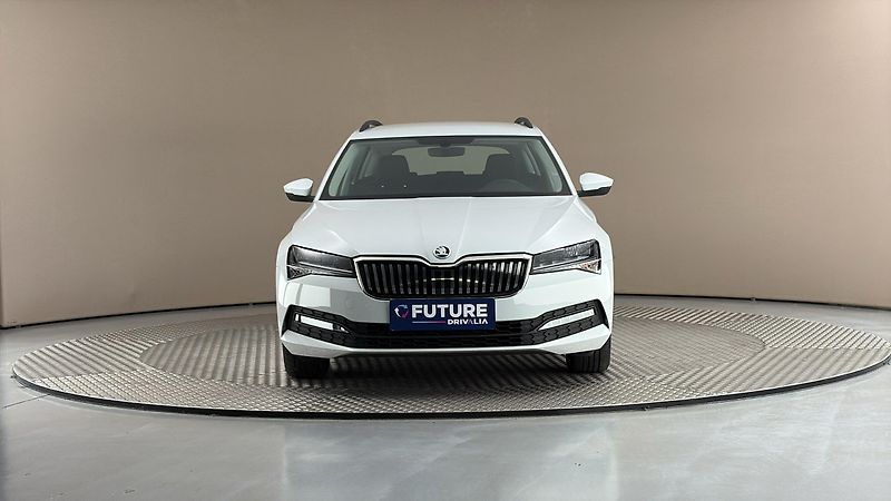Škoda Superb 2.0 TDI Ambition Combi - fotka 3 z 25