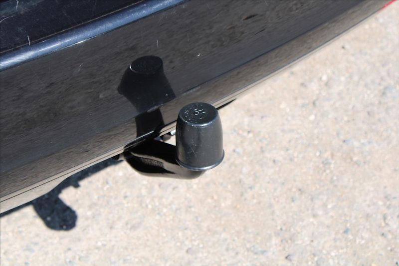 Volkswagen Golf 2,0 TDI  TAŽNÉ,SERVIS,MATCH - fotka 23 z 38