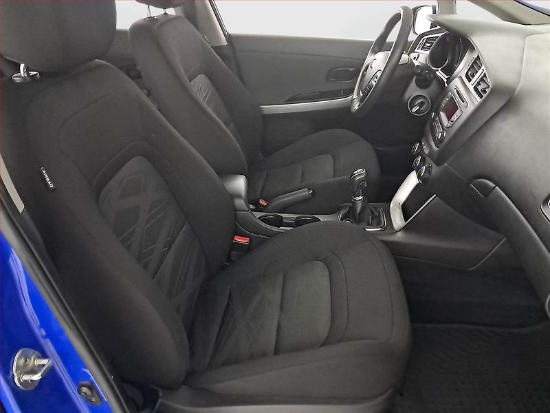 Kia Ceed (2014) 1.4 CRDi - fotka 9 z 16