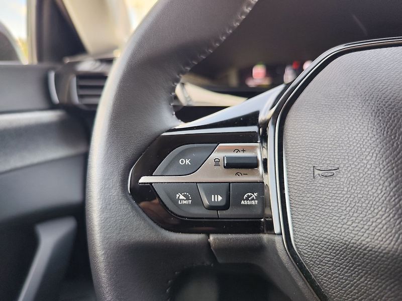 Peugeot 308 1.2 Puretech/96kW Allure EAT8 - fotka 25 z 33