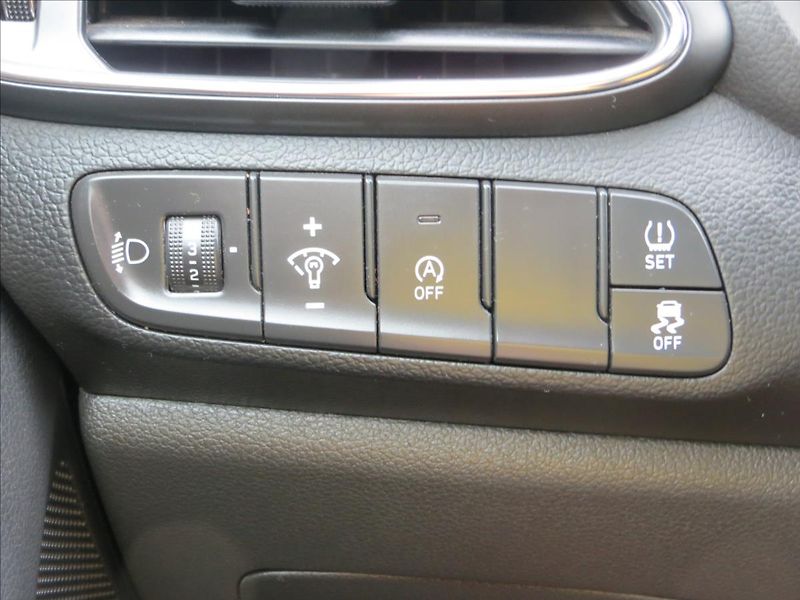 Hyundai i30 1,0 T-GDI 88kW Comfort ČR - fotka 19 z 25