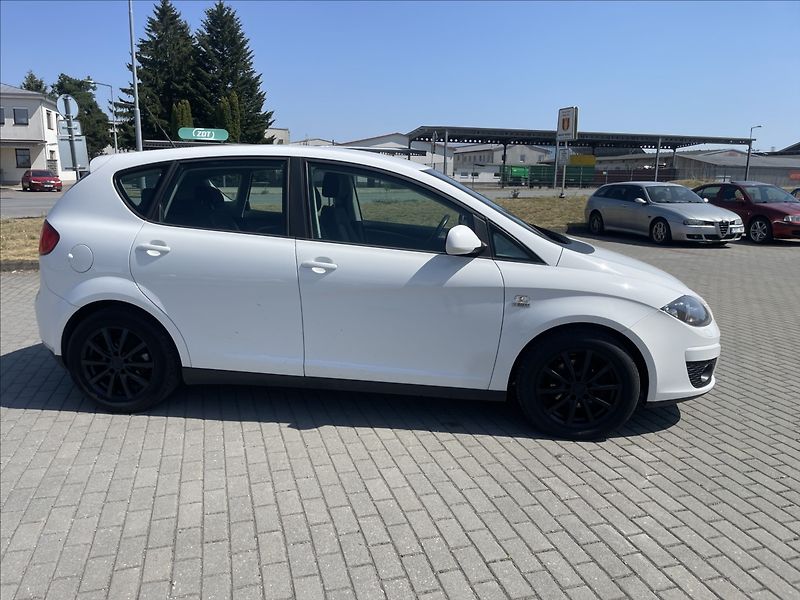 Seat Altea 1,6 TDi 77kw Klima Xenon GPS - fotka 5 z 39