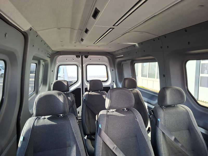 Renault Master (2025) COMBI 9 míst - fotka 14 z 24