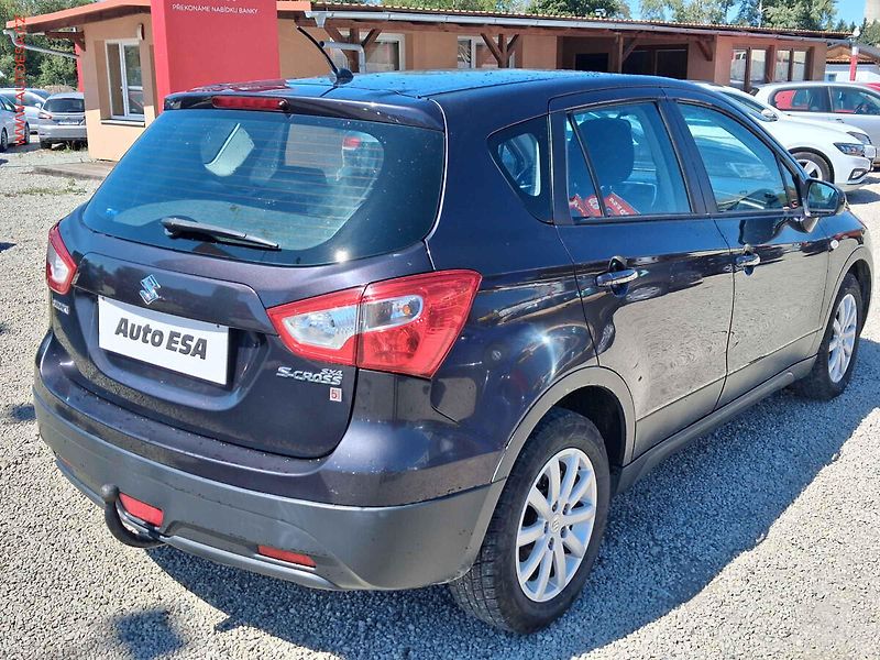 Suzuki SX4 (2014) 1.6DDiS, ČR, AC, TZ, park - fotka 4 z 17
