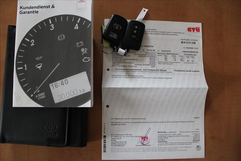 Toyota RAV4 2,5 Hybrid 4x4 LED, NAVI, kůže - fotka 22 z 28