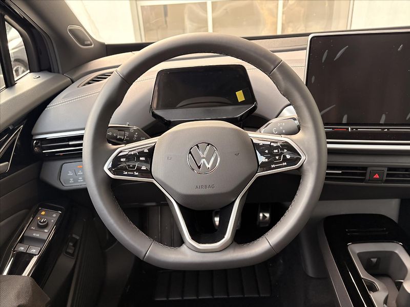 Volkswagen ID.4 (2025) 1,0 210 kW 77kWh  Pro People - fotka 13 z 16