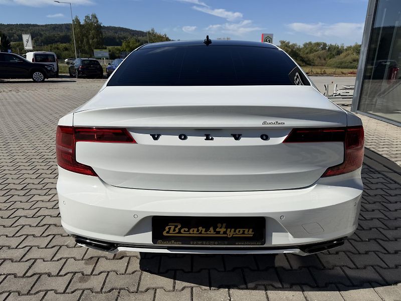 Volvo S90 (2020) 228kW T6 AWD R-DESIGN HUD K360 - fotka 7 z 47