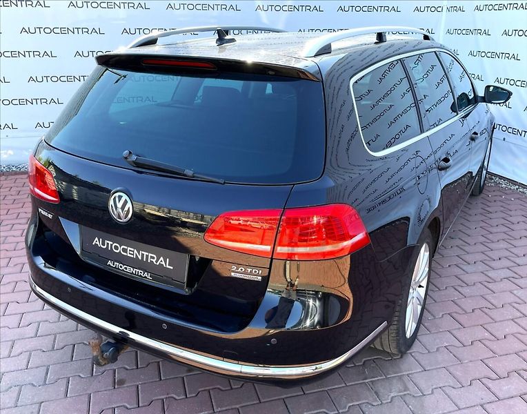 Volkswagen Passat 2,0 TDi,103kW,HIGHLINE,STK 7/2 - fotka 9 z 26