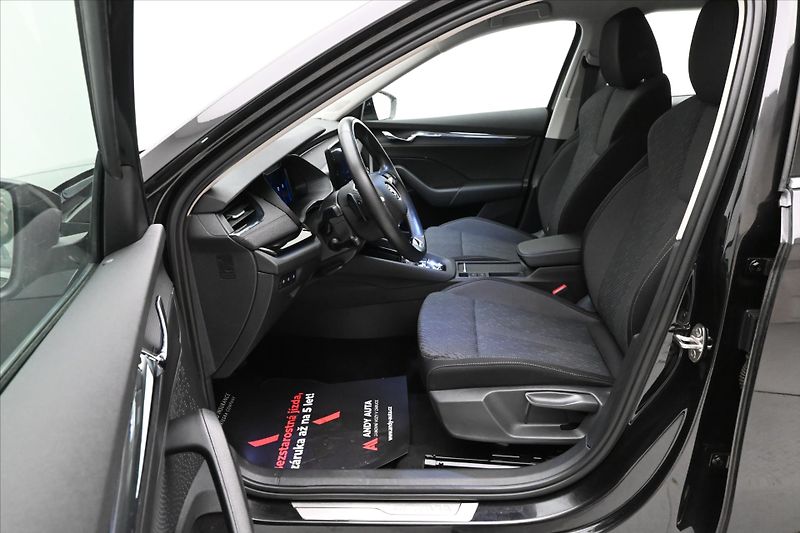 Škoda Octavia 2,0 TDI 110kW DSG Style Záruka - fotka 13 z 32