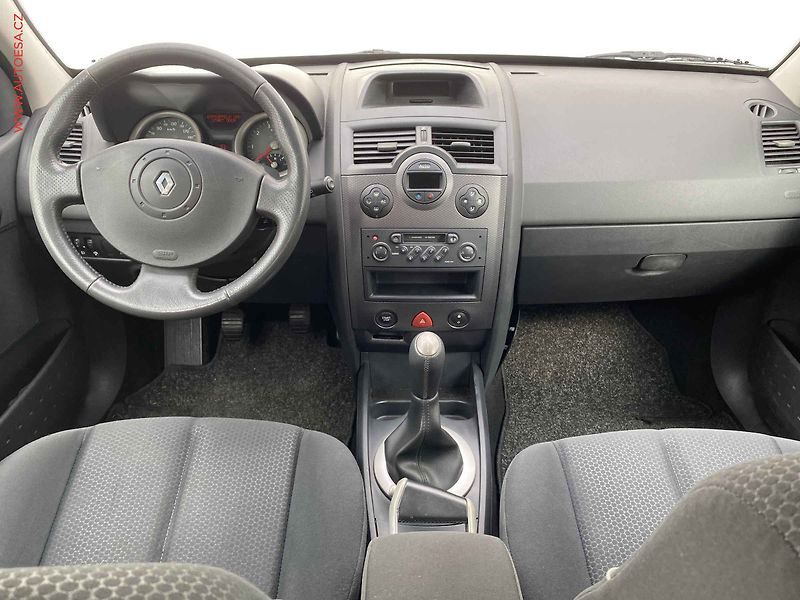 Renault Mégane (2003) 1.6i 16v, Klima - fotka 8 z 15