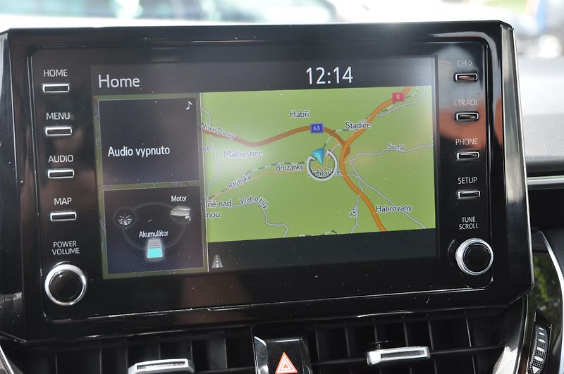 Toyota Corolla 2.0 Hybrid 112kW KOMBI - fotka 11 z 17