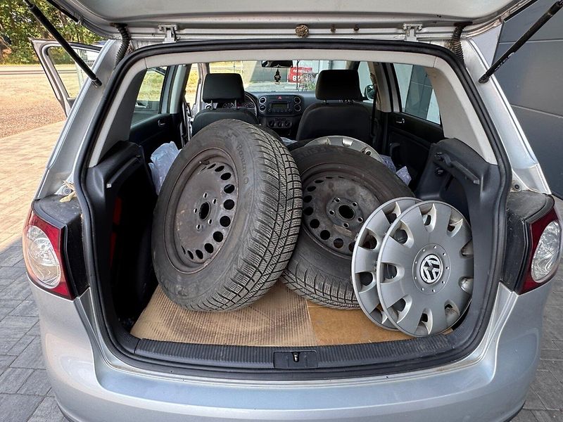 Volkswagen Golf (2005) 1.4 - fotka 23 z 23