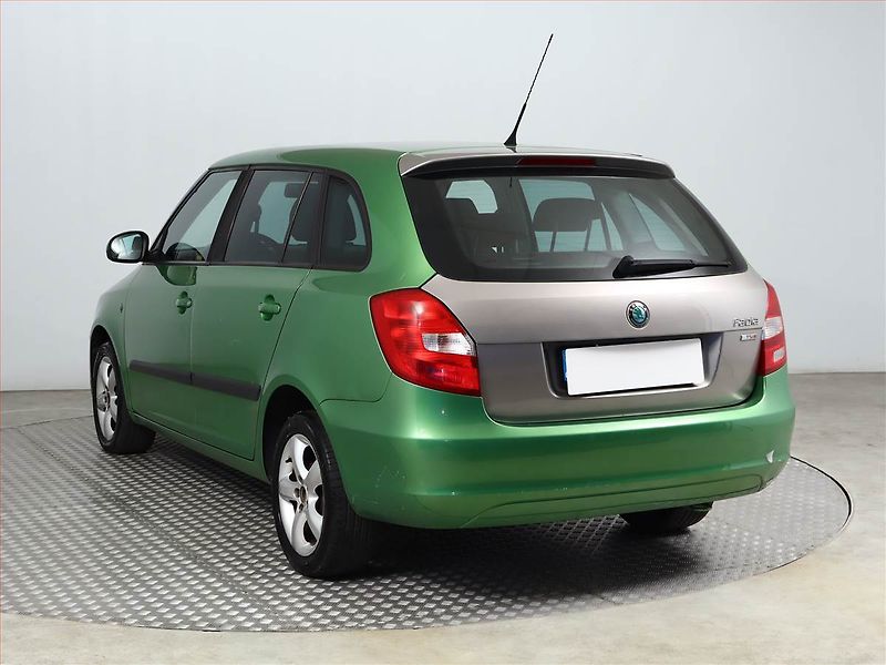 Škoda Fabia (2010) Ambition 1.2 TSI, jezdí dobře - fotka 4 z 10