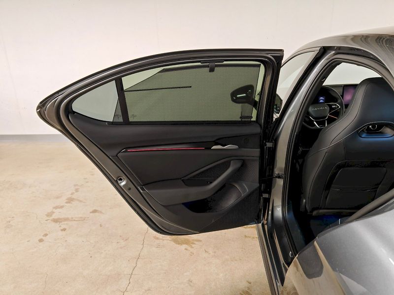 Škoda Superb (2025) iV 1.5 TSI 150 kW DSG Sportlin - fotka 24 z 32