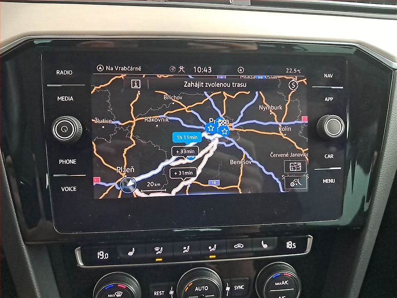 Volkswagen Passat (2020) 2.0 TDI, Automat, Serv.kniha - fotka 13 z 22