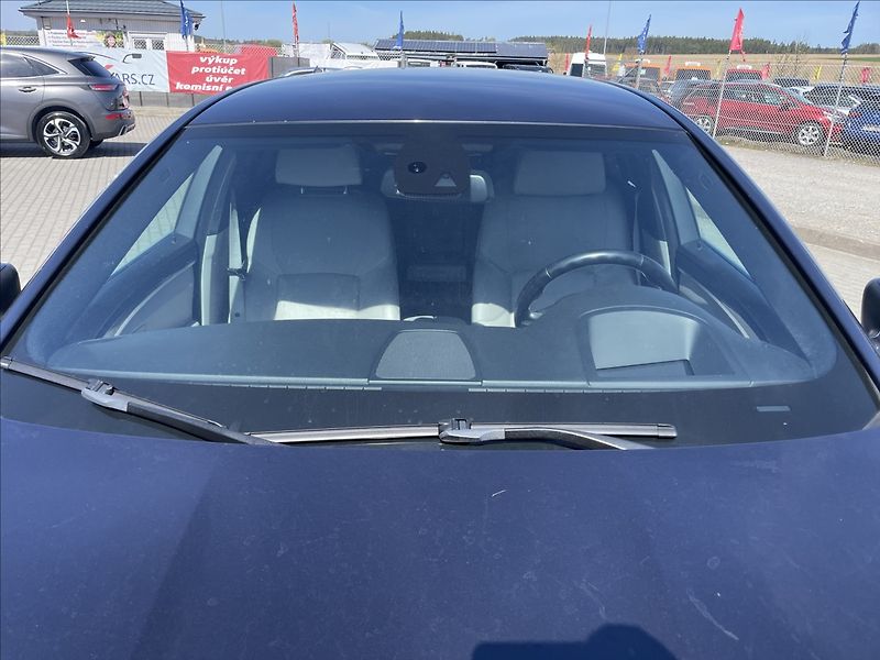BMW Řada 5 3,0 d 180kw Manuál Luxury 2maj - fotka 29 z 31