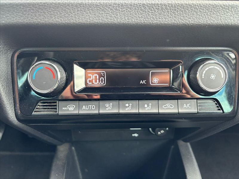 Škoda Fabia 1,0 TSI  Style 5kvalt ČR - fotka 20 z 26