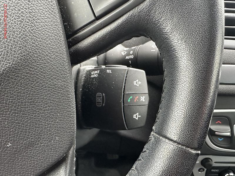Renault Mégane (2014) 1.6dCi, ČR, AC, tempo, park - fotka 14 z 19