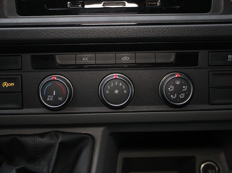 Volkswagen Crafter 2,0 TDi 35 DR 1.maj.Akční CENA - fotka 11 z 19