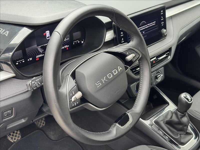 Škoda Fabia 1,0 MPI 130LET ZÁRUKA ČR DPH - fotka 10 z 29
