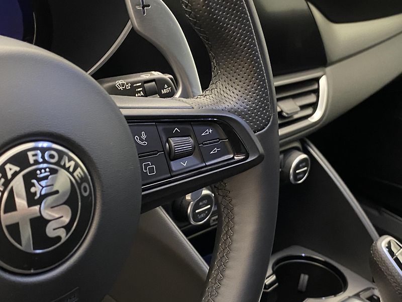 Alfa Romeo Giulia 2.0T VELOCE Q4 AUT  - fotka 20 z 56