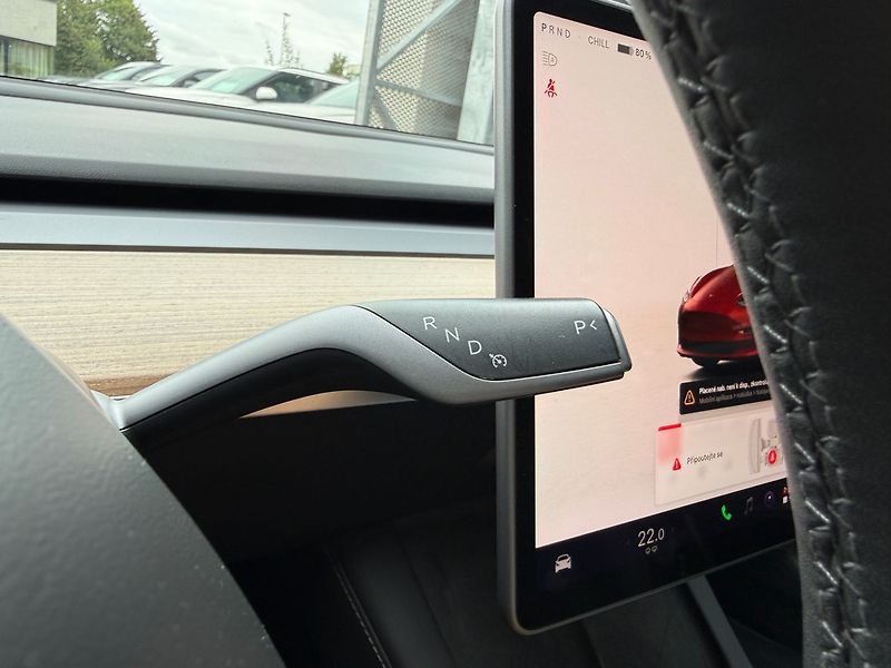 Tesla Model 3 Long Range AWD - fotka 33 z 40