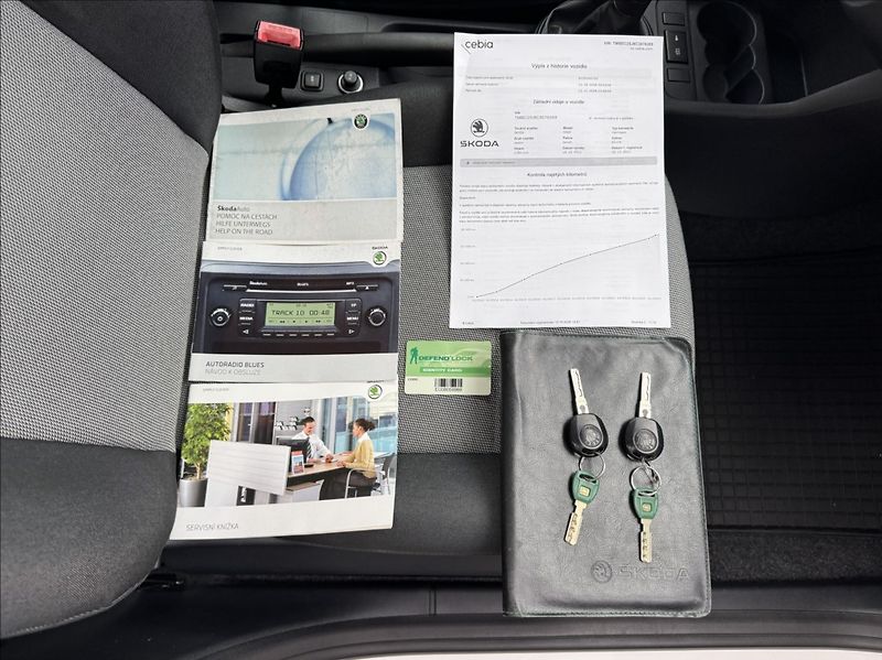 Škoda Fabia 1,4 i 16V 63kW DPH 1.maj ČR - fotka 42 z 47
