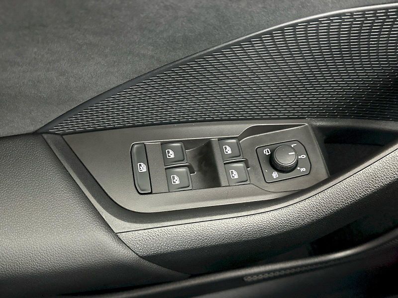 Škoda Octavia (2024) iV DSG 1.4TSI 180kW RS - fotka 30 z 33