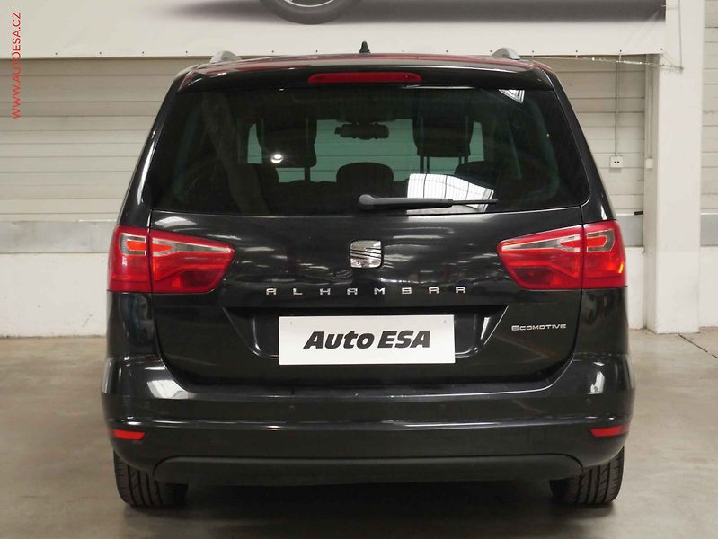 Seat Alhambra (2011) 2.0 TDi 7míst, Navi, panor. - fotka 5 z 23
