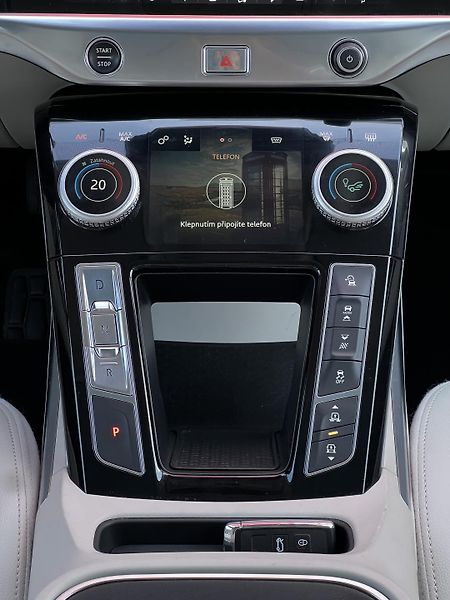 Jaguar I-Pace EV400 AWD HSE 90kWh SOH 98% - fotka 14 z 27