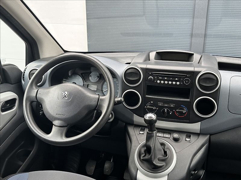 Peugeot Partner 1,6 HDI 92PS  Tepee Active - fotka 24 z 48