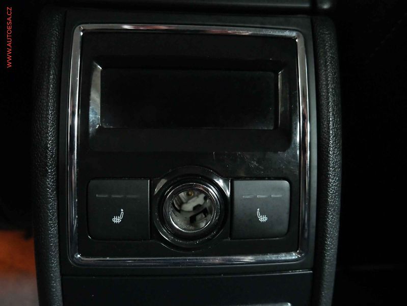 Škoda Superb (2008) 3.6 FSI 4x4, ČR, DSG, výhřev - fotka 23 z 24
