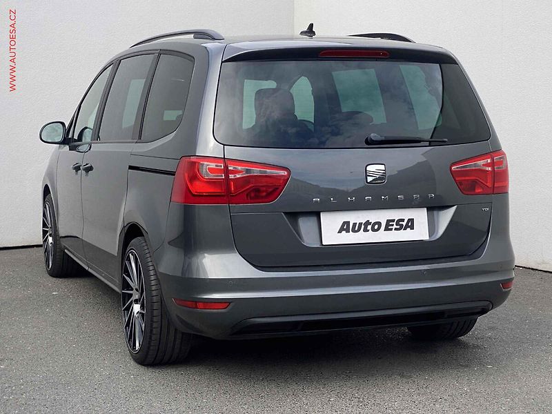 Seat Alhambra (2013) 2.0 TDi, Style, panor - fotka 6 z 22