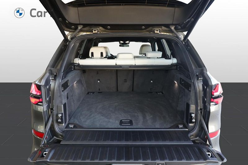BMW X5 xDrive30d - fotka 11 z 35