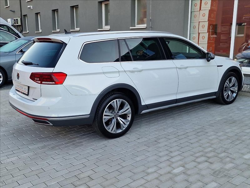 Volkswagen Passat 2.0TDI 147kW DSG Alltrack, ČR - fotka 11 z 50