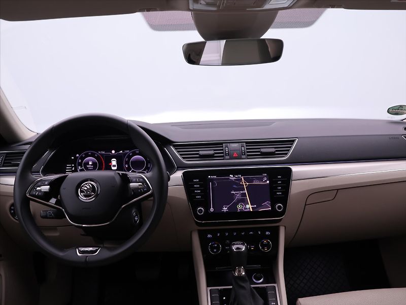 Škoda Superb 2,0 TDI DSG L&K LED  DPH CZ - fotka 24 z 31
