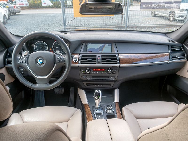 BMW X6 (2010) ČR 3.0D 225KW – PĚKNÁ - fotka 15 z 60