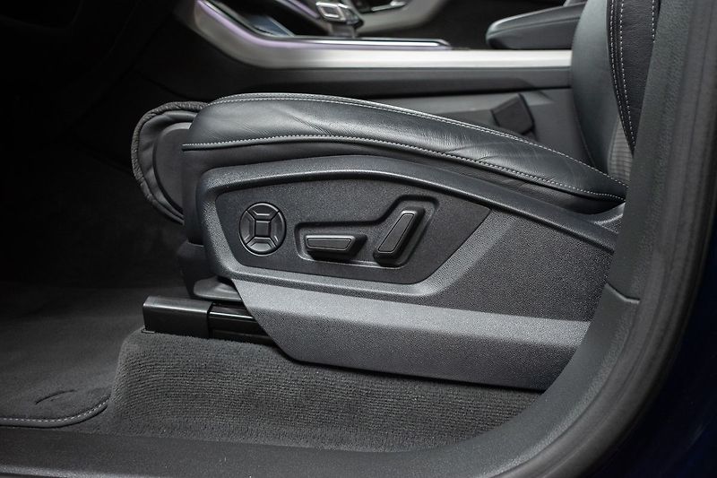 Audi Q7 50 TDI S-LINE*TAŽNÉ*AIR*7.MÍST - fotka 18 z 51