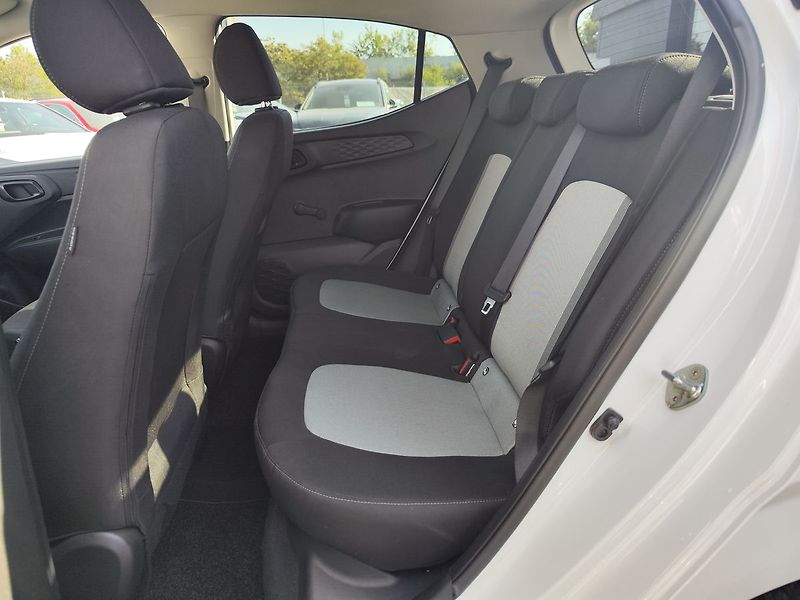 Hyundai i10 1.0i/49kW Comfort AMT - fotka 10 z 26