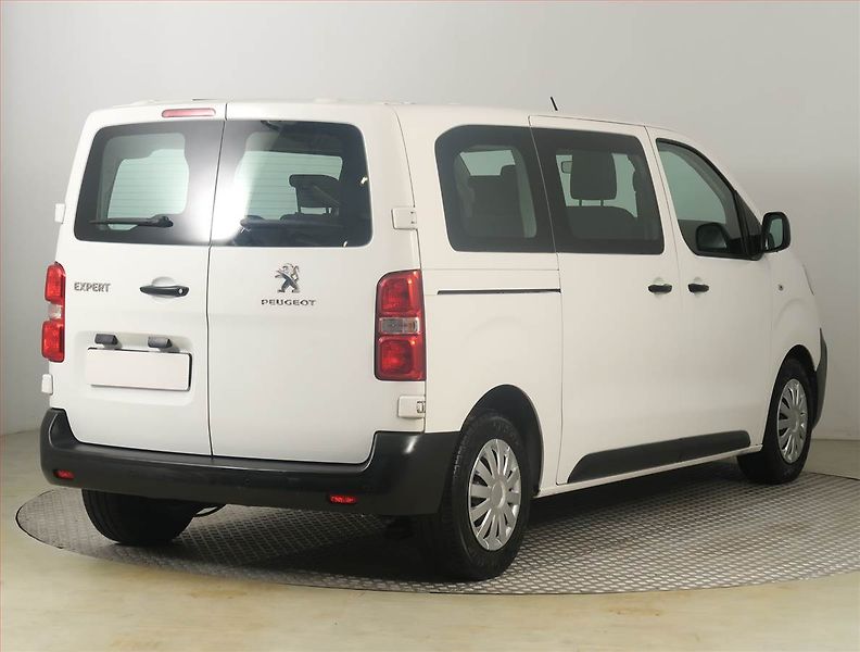 Peugeot Expert (2017) 1.6 BlueHDi, Bus, 6Míst, ČR - fotka 5 z 17