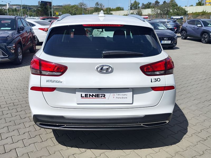 Hyundai i30 1.5 T-GDI/117kW Smart DCT - fotka 6 z 32
