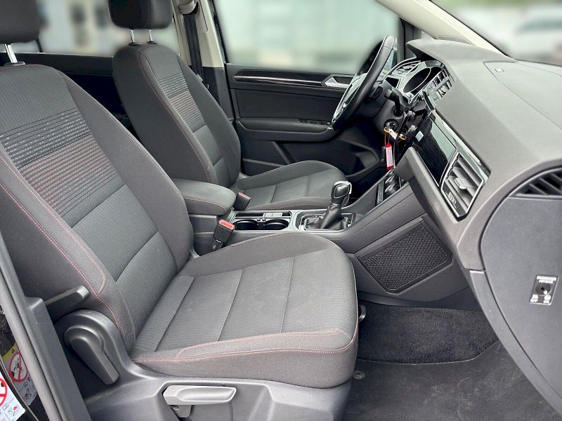 Volkswagen Touran (2017) 1.4 TSi 110kW DSG - fotka 24 z 33