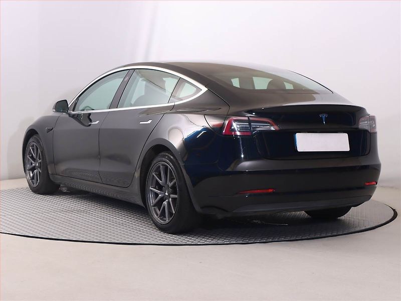 Tesla Model 3 (2019) Std Range Plus 52kWh, SoH 80% - fotka 4 z 25