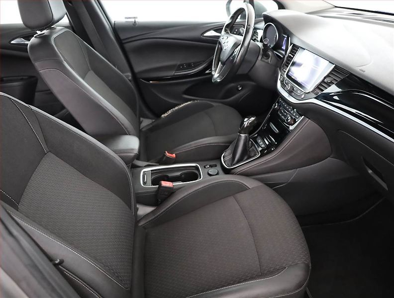 Opel Astra (2017) 1.4 T, Navi, Tempomat - fotka 7 z 17