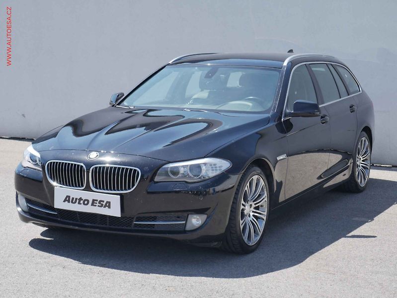 BMW Řada 5 (2011) 3.0 d 525d, AT, xenon, park - fotka 3 z 16