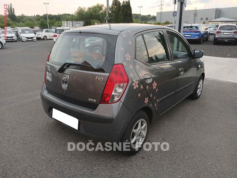 Hyundai i10 (2010) 1.2i, ČR, servis.kniha - fotka 2 z 3