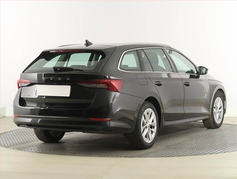 Škoda Octavia (2022) 2.0 TDI - fotka 5 z 28