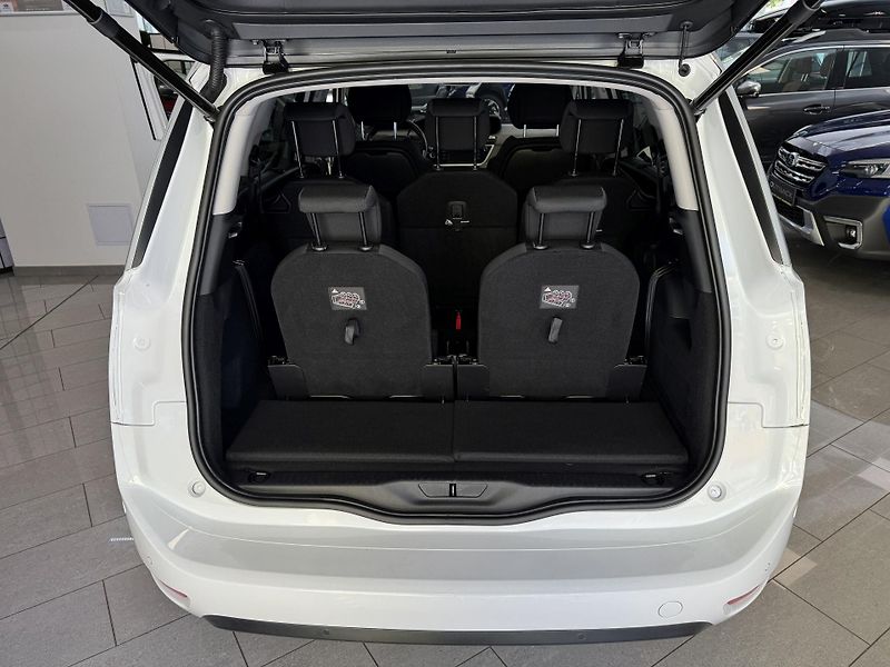 Citroën Grand C4 SpaceTourer 1.5 Blue HDi 130 EAT8 Shine P. - fotka 22 z 53
