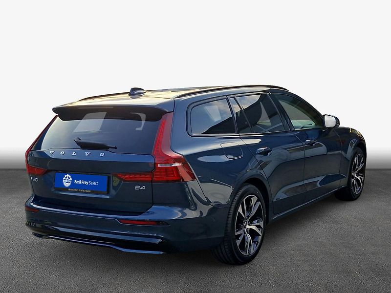 Volvo V60 B4 Plus Dark - fotka 2 z 15